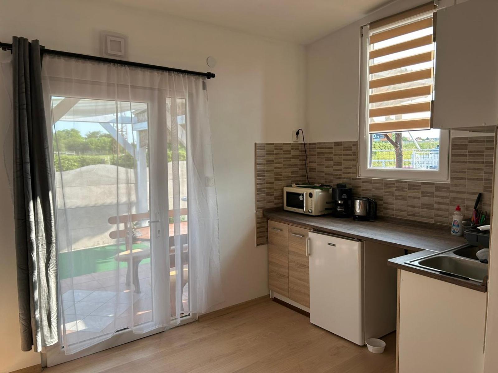 Jesolo Apartmanhaz บาลาตอนเคเรสตูร์ ภายนอก รูปภาพ