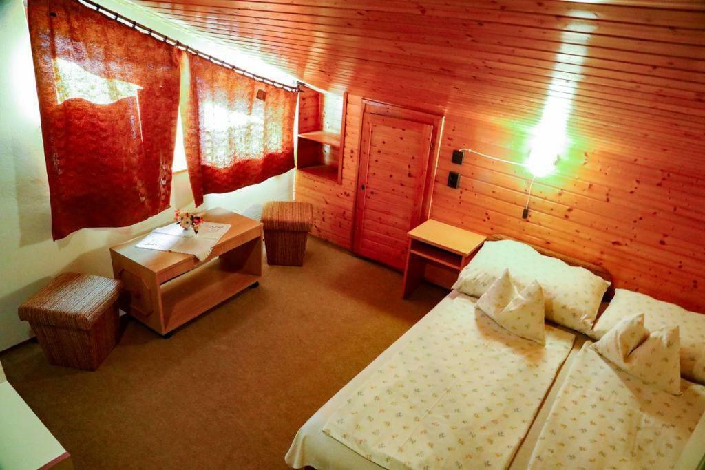 Jesolo Apartmanhaz บาลาตอนเคเรสตูร์ ภายนอก รูปภาพ